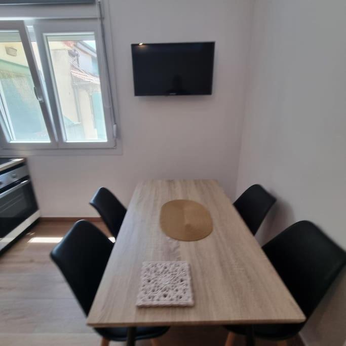 Thanos Apartment Птолемайда Екстериор снимка